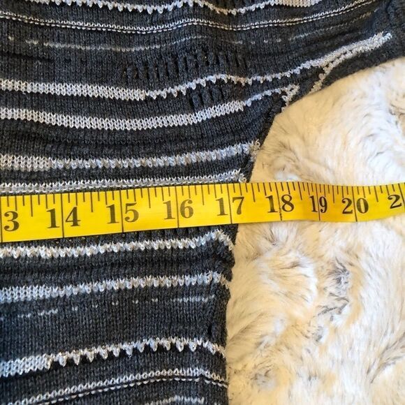 𝅺calvin Klein Jeans silver and gray knit cowl neck short sleeve sweater size S - Picture 8 of 9